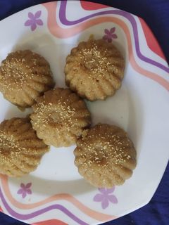 ચુરમાં ના લાડુ=(churma na ladu in Gujarati) રેસીપી મુખ્ય ફોટો