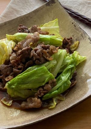 A picture of 2-Ingredient Sukiyaki-Style Spring Cabbage and Beef.