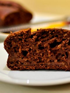 Una foto de Bizcocho de plátano y chocolate. Bajo en grasa y sin azúcares añadidos