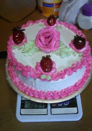 Una foto de Torta de cumpleaños de dulce de leche y chantilly