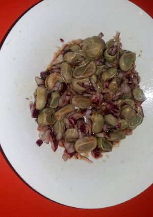Una foto de Ensalada de habas
