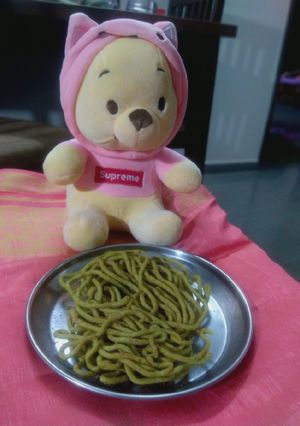 A picture of Green spinach sev.