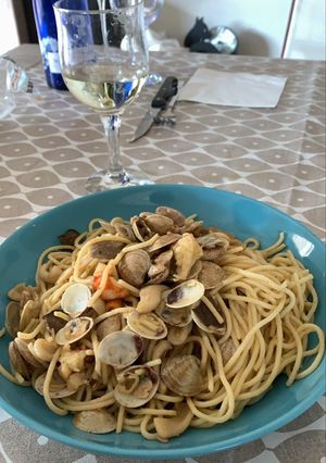 Una foto de Espaguetis a la Marinera con Champiñones