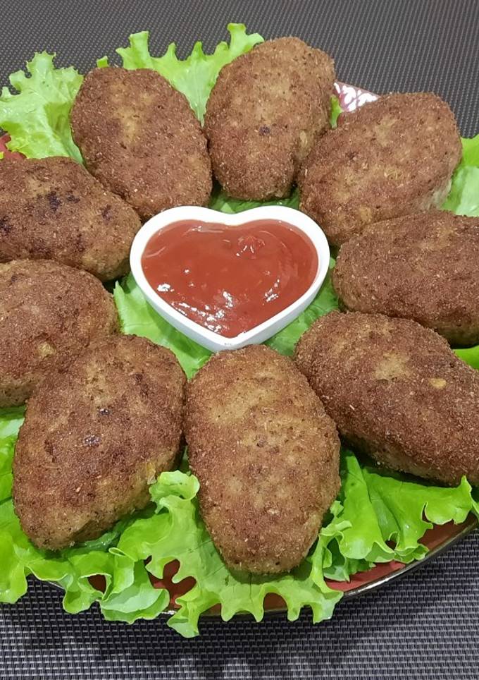 Зрази зі свинини з кисломолочним сиром та зеленню