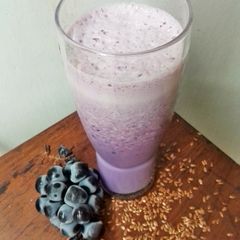 A picture of Apple Blueberry Milkshake.