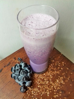 A picture of Apple Blueberry Milkshake.