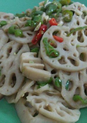 รูปของ รากบัวผัดพริก