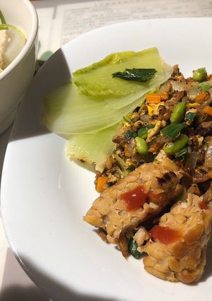 香煎天貝佐炒五穀飯（蛋、五辛素） 的食譜成品照片