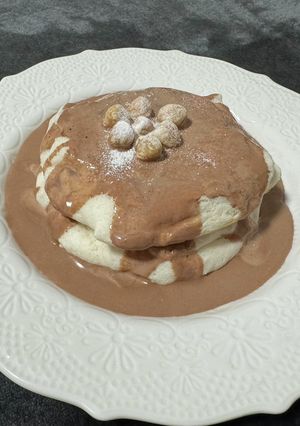 A picture of Halekulani-Style Fluffy Soufflé Pancakes.