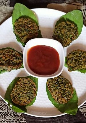 A picture of Fried Palak(spinach) Muthiya.