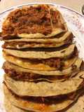 Quesadillas de chicharrón prensado