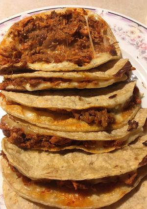 Una foto de Quesadillas de chicharrón prensado