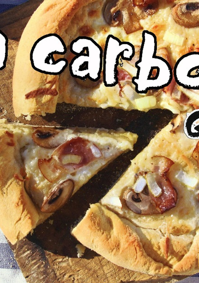 Una foto de Pizza carbonara rellena de queso