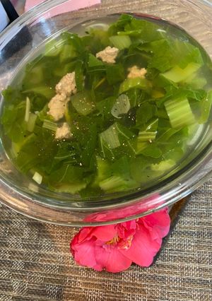 A picture of Chicken and Mustard Greens Soup.
