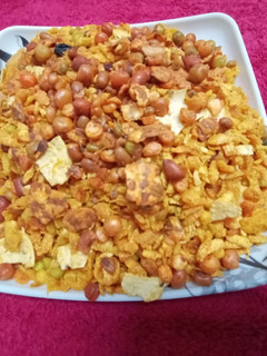 ચવાણું મિક્સ (Chavanu Mix Recipe In Gujarati) રેસીપી મુખ્ય ફોટો