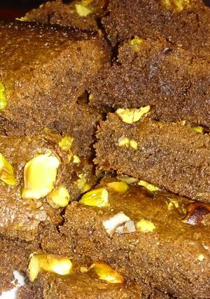 Una foto de Brownie con pistachos