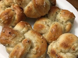 Garlic knots