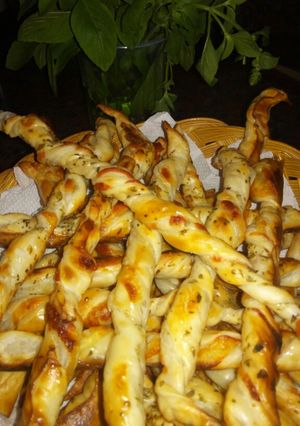 Una foto de Torciditos de queso y orégano