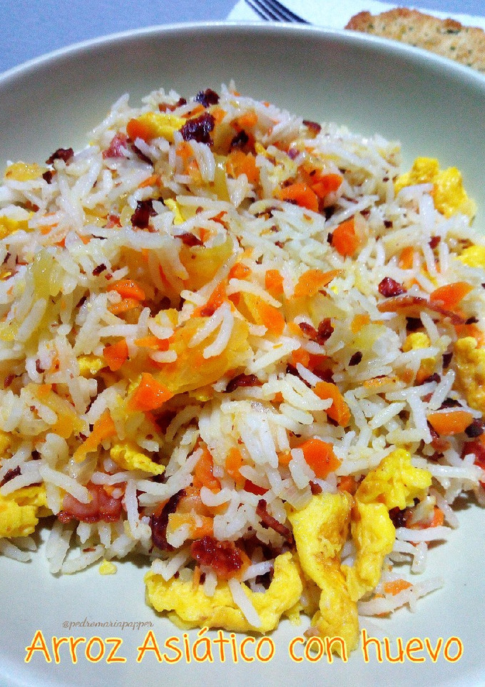 Una foto de Arroz Asiático con huevo (Thermomix)