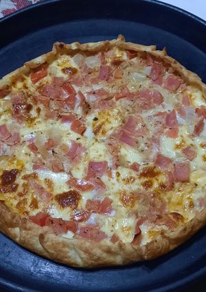 Una foto de Tarta básica de jamón y queso