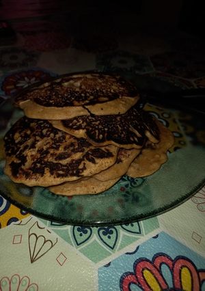 Una foto de Hotcakes de harina integral, avena y pasas