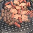 Parrilla de embutidos dominicanos