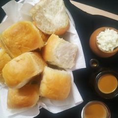 A picture of Ladi Pav.