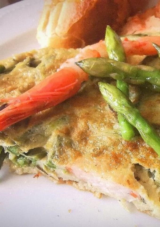 Una foto de Tortilla de Espárragos trigueros con Gambas blancas