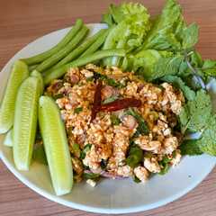 Larb gai (ลาบไก่) - Salad ayam Thailand রেসিপির প্রধান ছবি