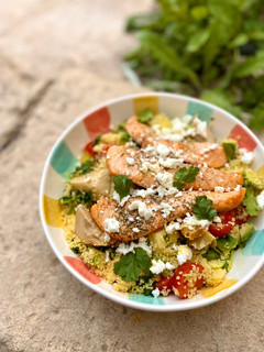 Una foto de Ensalada de cous cous con salmón en airfryer - Semana 29 de embarazo