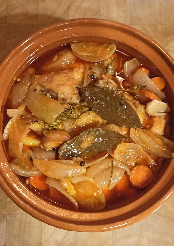 Una foto de Pollo en escabeche 🐔