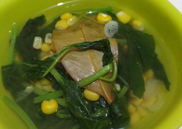 Sayur bayam bening ala betawi