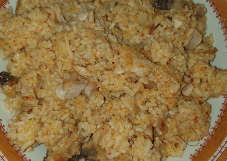 Bagaimana Membuat Nasi Goreng Tuna yang Menggugah Selera