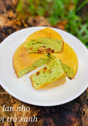 Hình của món Bánh bông lan nho sữa chua nướng vị trà xanh.