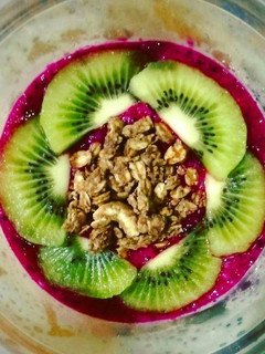 Foto resep Homemade Dragon Fruit Smoothie Bowl