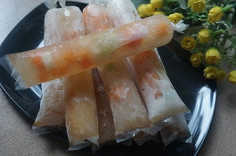 Cara Gampang Menyiapkan Es lilin nutrisari rujak, Lezat Sekali