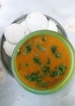 ઇડલી સંભાર(Idli Sambhar Recipe in Gujarati) રેસીપી મુખ્ય ફોટો