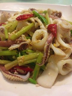 鹹蛋炒芹菜花枝 的食譜成品照片