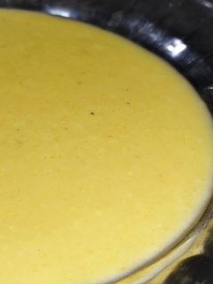 Una foto de Crema de calabacín y manzana verde