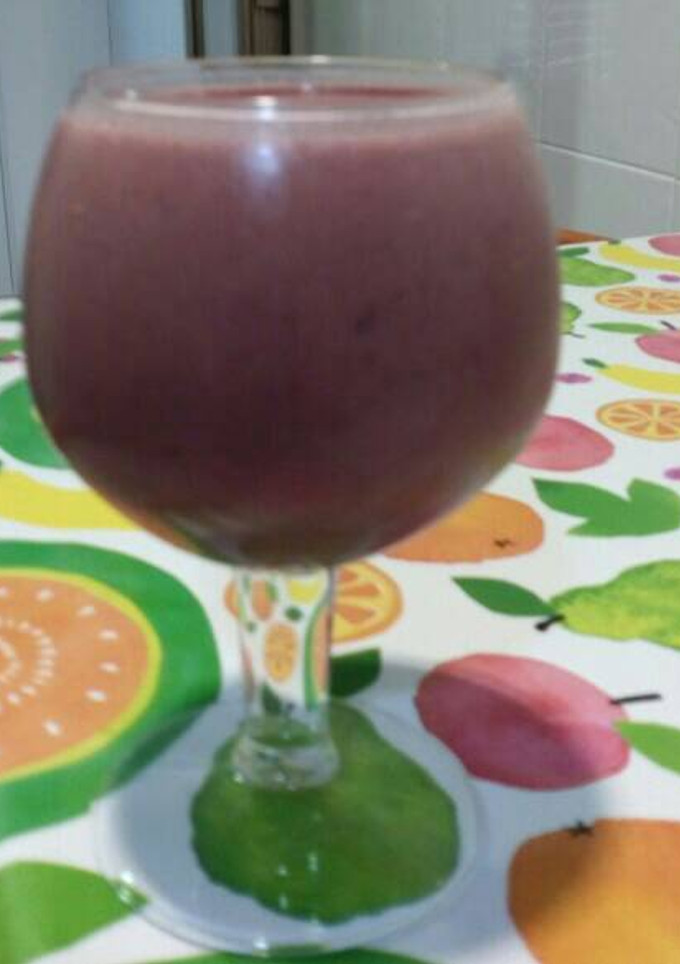 Una foto de Batido de cerezas con leche de nueces