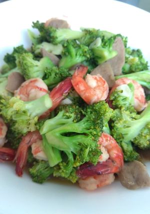 Foto resep Tumis Brokoli Bakso Udang