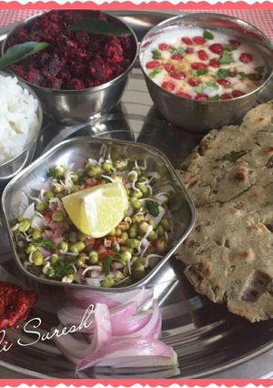 A picture of Pudina Jowar Rotis.