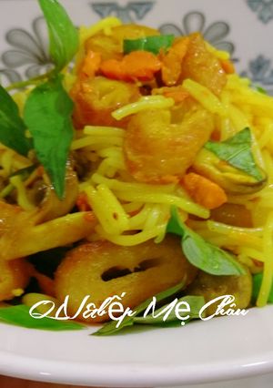 Hình của món Bún xào nghệ chay.