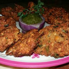 A picture of Chana Dal ke pakore.
