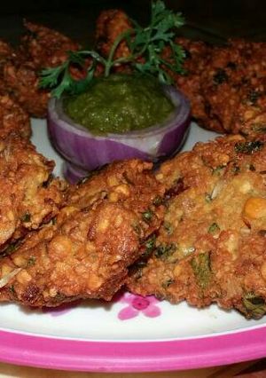 A picture of Chana Dal ke pakore.