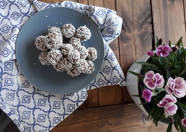 Swedish chokladbollar