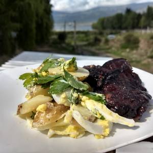 ¡Achuras en hinojo! "Mollejas al vino con papas, perejil y huevo"