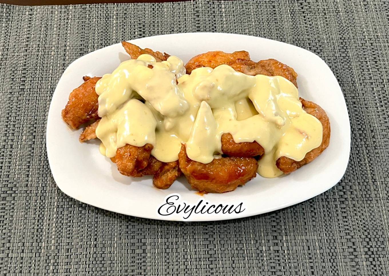 Korean Cheesy Chicken Wings