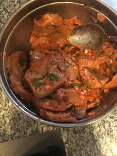Una foto de Palomita en rodajas con salsa picante