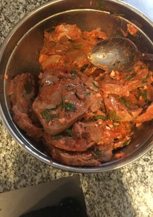 Una foto de Palomita en rodajas con salsa picante